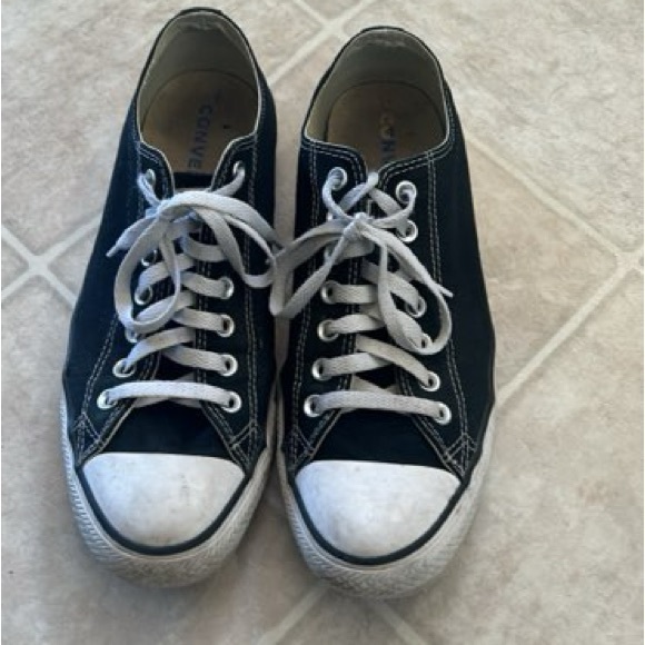 Men’s Low Converse - Picture 1 of 2